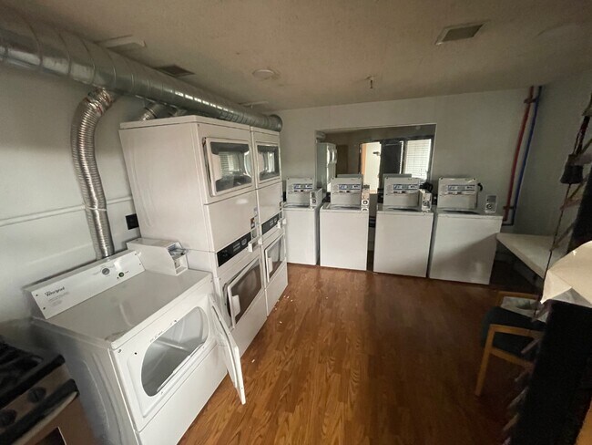 Building Photo - 460 W 600 N