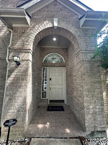 Building Photo - 2450 Streamside Ct