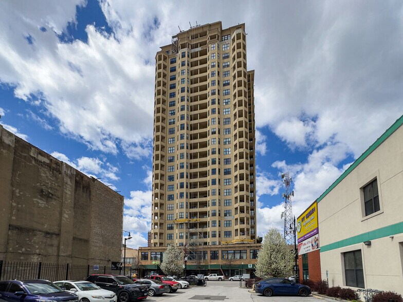 Primary Photo - 1464 S Michigan Ave