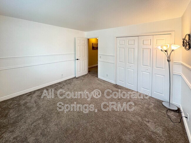 Building Photo - 2970 Haystack Dr