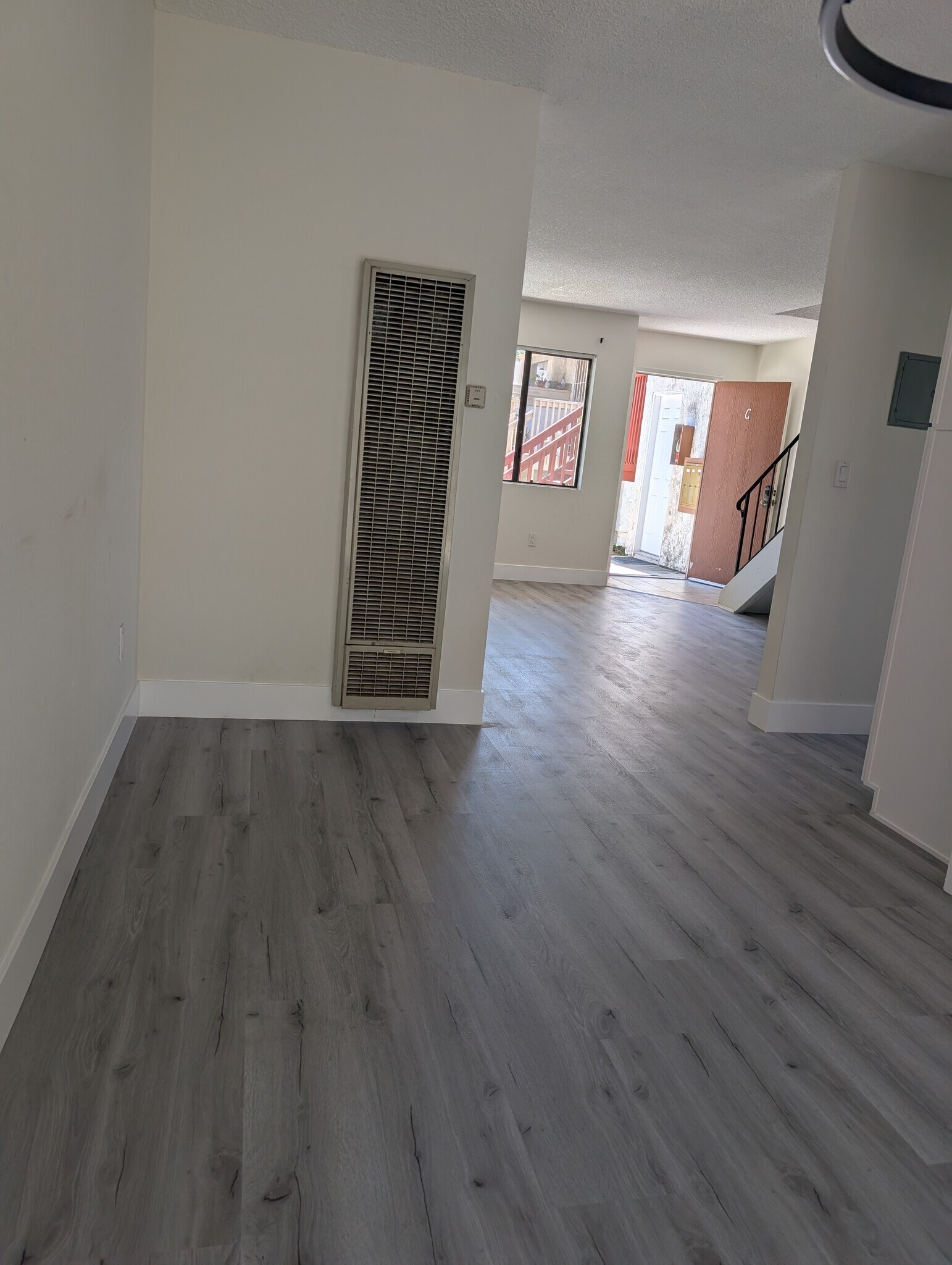Building Photo - 5166 Dunbar Dr