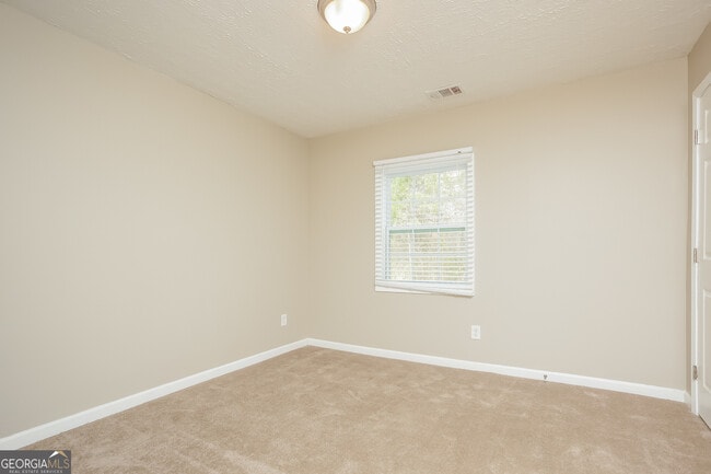 Building Photo - 7076 Shenandoah Trail