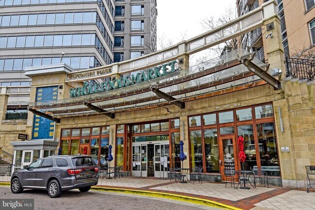 Building Photo - 4620 N Park Ave