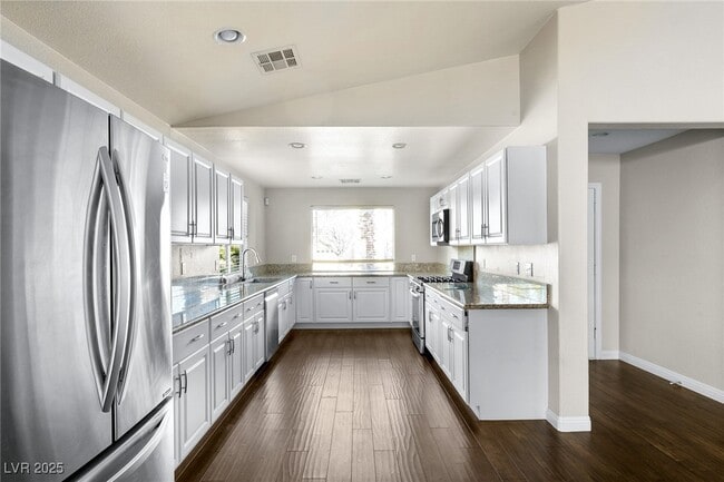 Building Photo - 2721 Willow Basket Ln