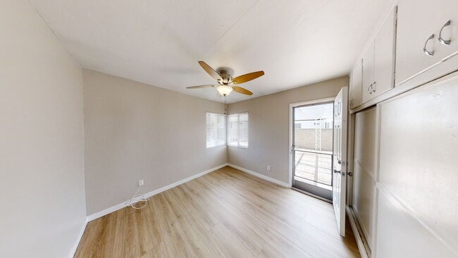 Building Photo - 5BD/3BA on Tipton!! Great Backyard w Patio!!