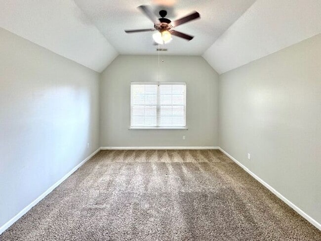 Building Photo - Move In Special! Gated Community 4 Bedroom 2.5 Bath Home In Southeast Memphis