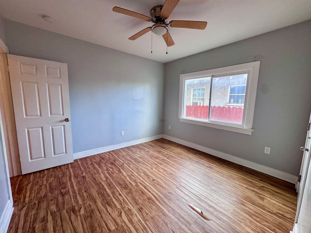 Building Photo - 1151 E 15th St