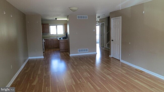 Building Photo - 4 Boleyn Ct