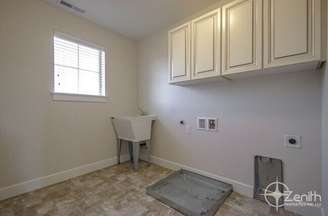 Building Photo - 3310 NW 46th Ave