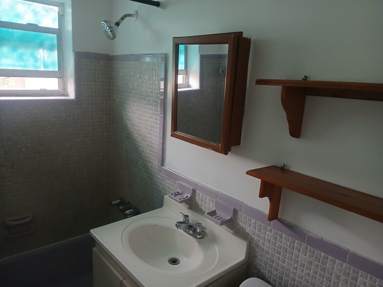 Building Photo - 7640 Pembroke Rd