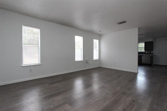 Building Photo - 6914 Rifle Bend
