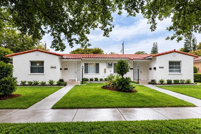 Building Photo - 1942-1946 Funston St