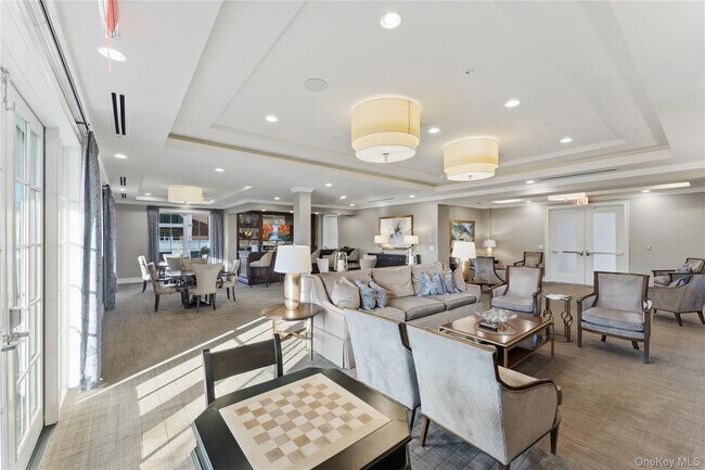 Building Photo - 5000 Royal Ct