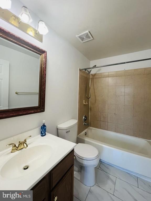 Building Photo - 8095 Lacy Dr