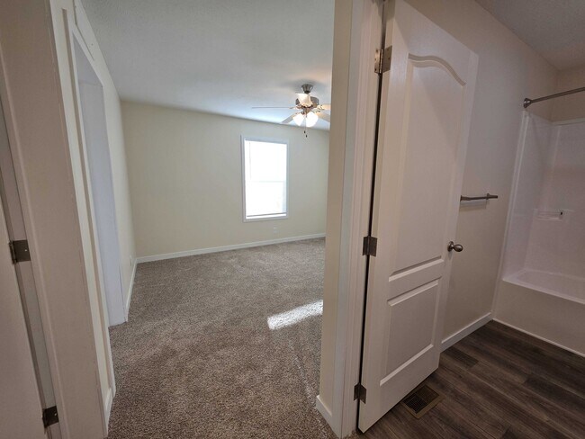 Building Photo - 3678 Hawthorne St