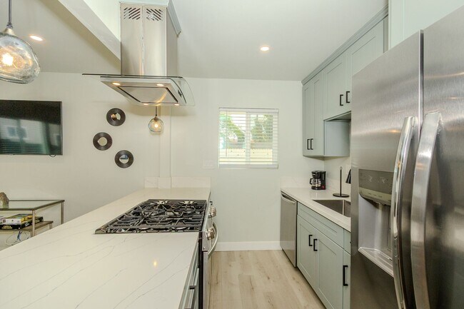 Building Photo - Renovated 1 Bed/1 Bath Single Family Home in Pacific Beach w/Patio/Parking/Washer/Dryer