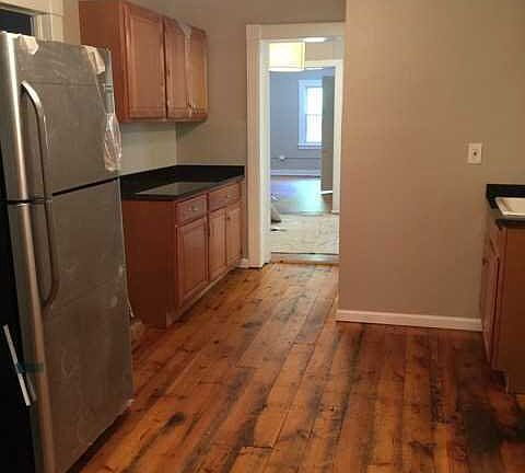 Building Photo - "Chic 2-Bed Gem with Granite Elegance in P...