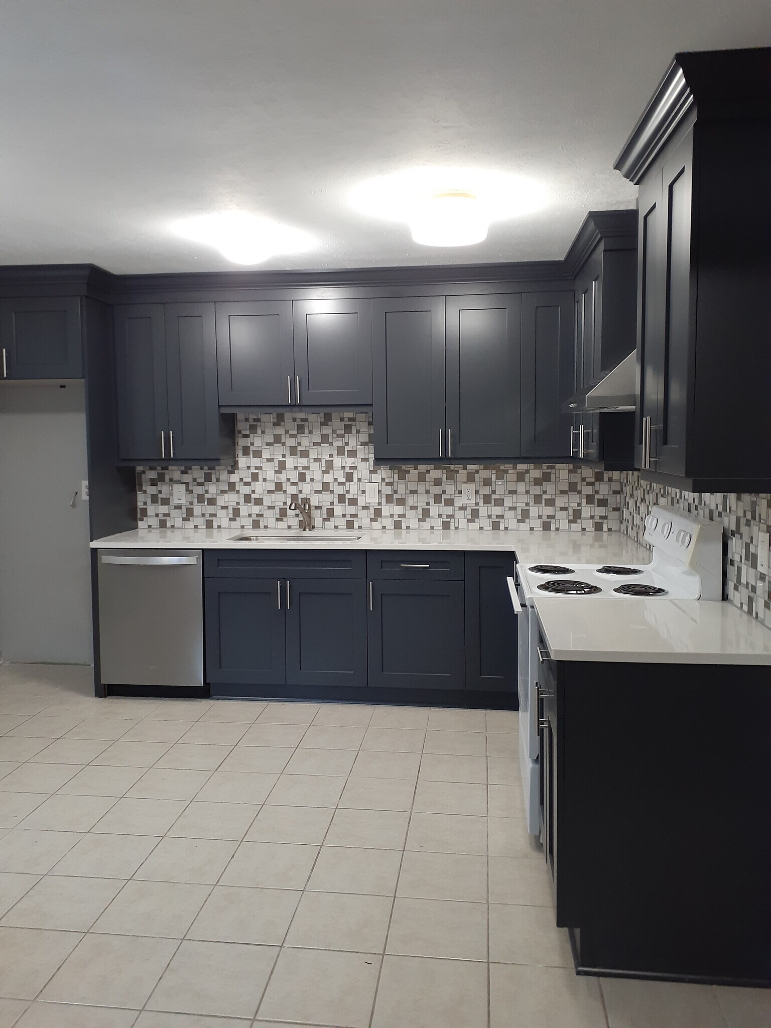 Building Photo - 9022 Millwood Dr