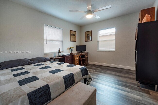 Building Photo - 5224 NE 1st Ave.