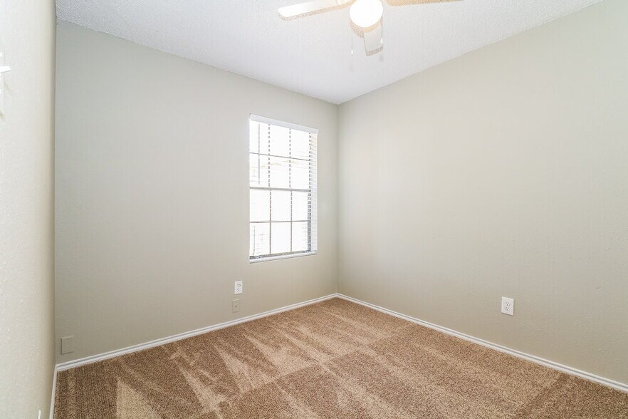 Building Photo - 908 Blue Ridge Dr