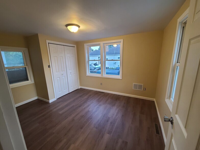 Building Photo - 8149 Antioch Rd