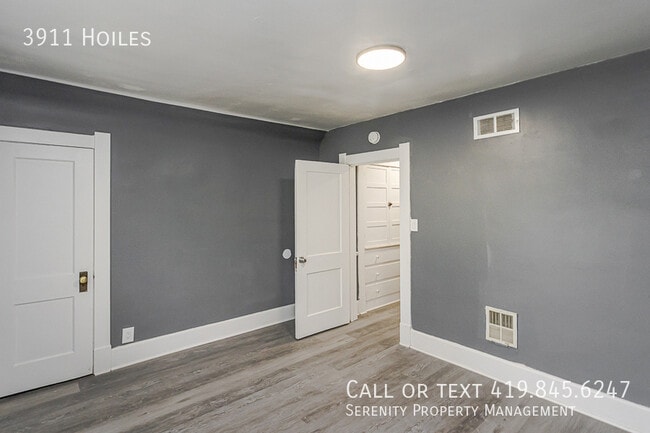 Building Photo - 3911 Hoiles-