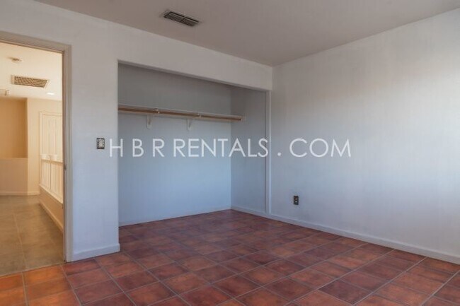 Building Photo - Charming 3-Bedroom & Spacious 2400 Sq. Ft. Layout in Tracy's Serene Sagewood Neighborhood!