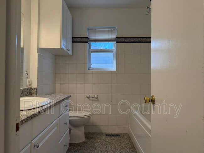 Building Photo - 3315 S 88th E Ave
