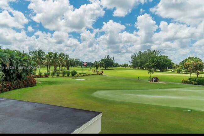 Building Photo - 671 S Hollybrook Dr