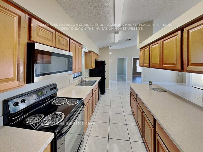 Building Photo - 1500 Lund Ave