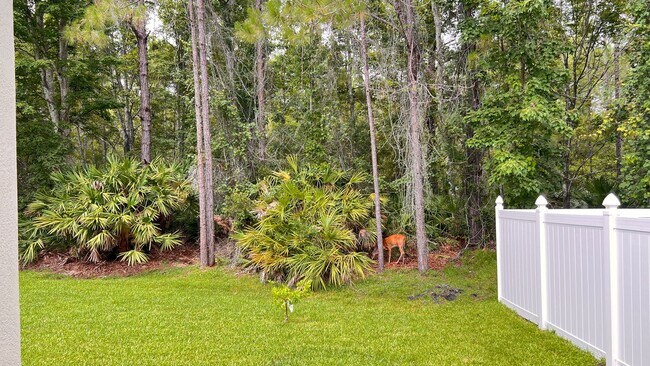 Building Photo - Available NOW! Stunning 4-Bedroom Home in ...
