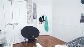 Building Photo - 3 br, 2.5 bath Townhome - 900 SW 111th Ave