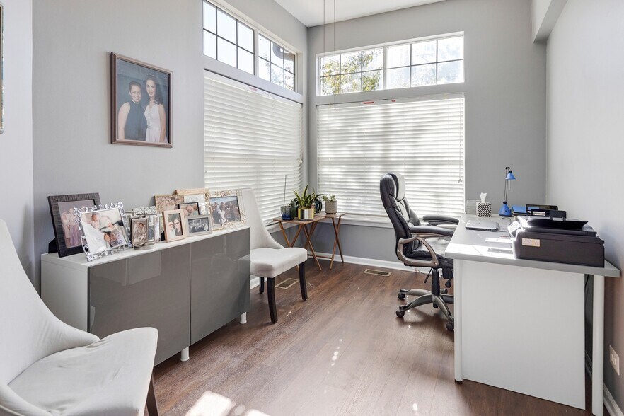 Building Photo - 2344 County Farm Ln