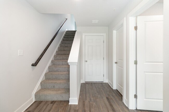 Building Photo - 10 Seover Wy