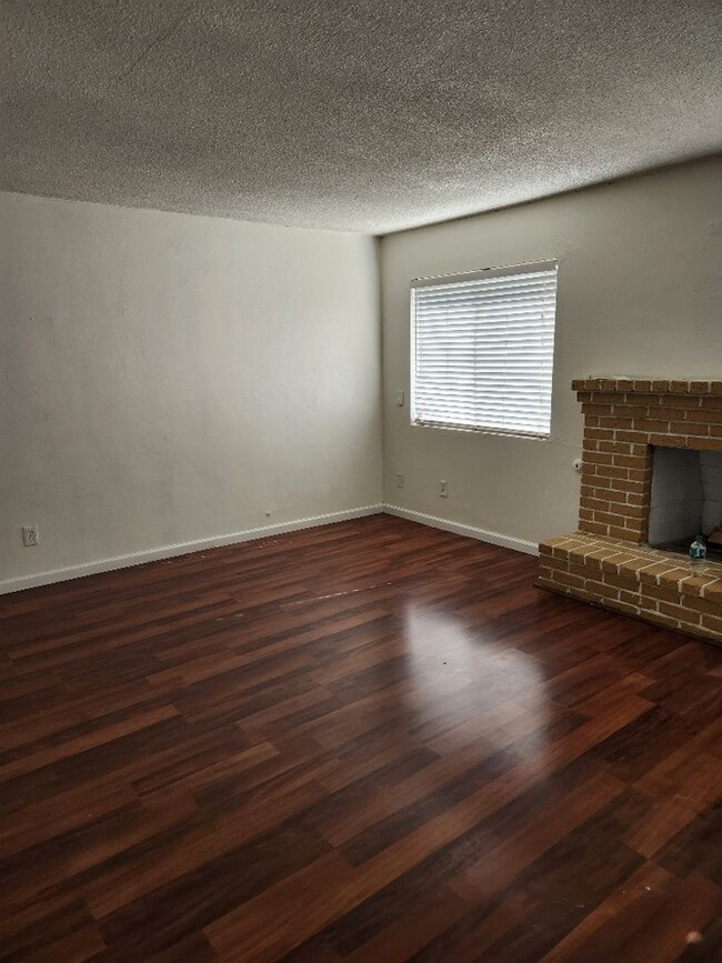 Building Photo - NE Home with pool for rent