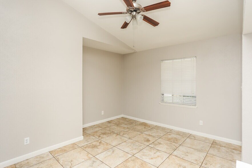 Building Photo - 458 Rainier St