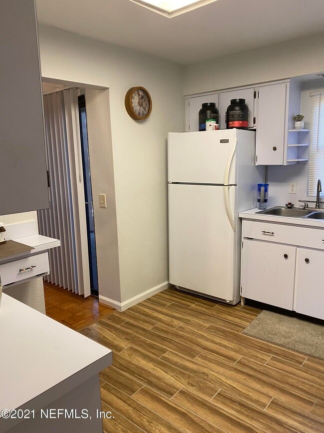 Building Photo - 7760 Las Palmas Way