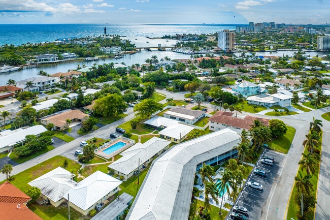 Building Photo - 2757 NE 29th Ave