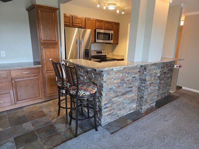 Building Photo - Remodeled 1 BDR in Capital Hill.  Location...
