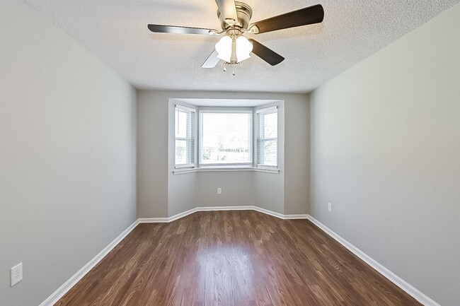 Building Photo - 1695 Myrna Ln