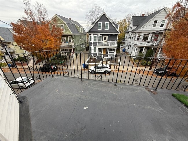 Building Photo - 87 Bartlett St