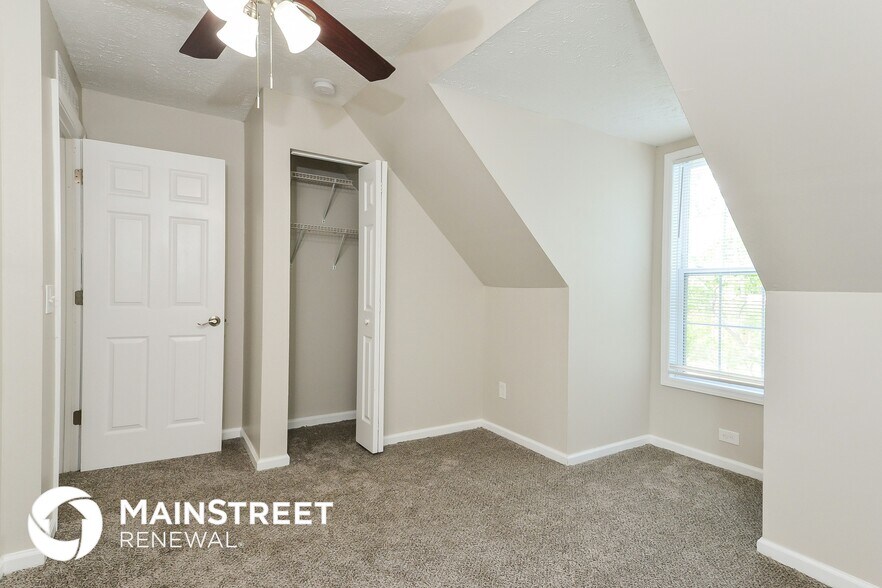 Building Photo - 12290 Versailles St