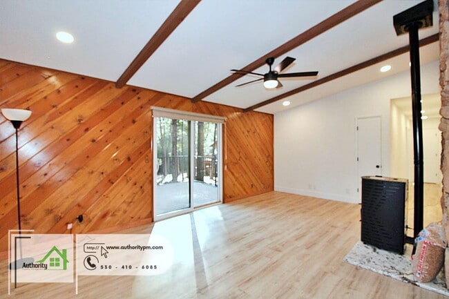 Building Photo - 30522 Sleepy Hollow Dr