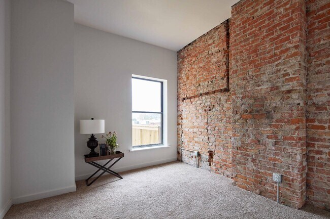 Building Photo - 911 Madison Ave