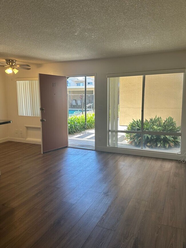 Building Photo - 7434 Mesa College Dr