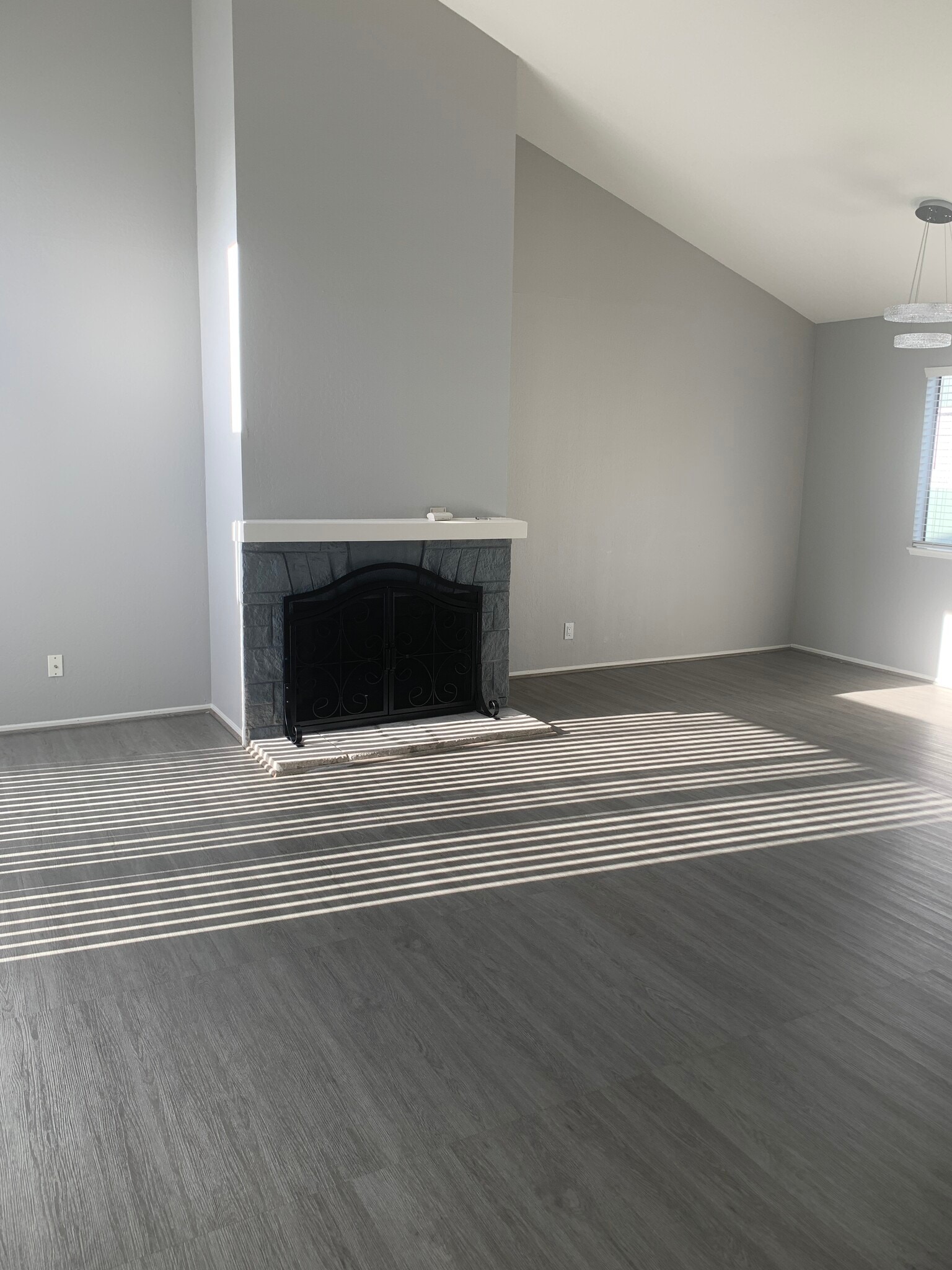Fireplace - 1072 Maywood Ln