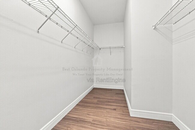 Building Photo - 10402 Eastpark Lake Dr