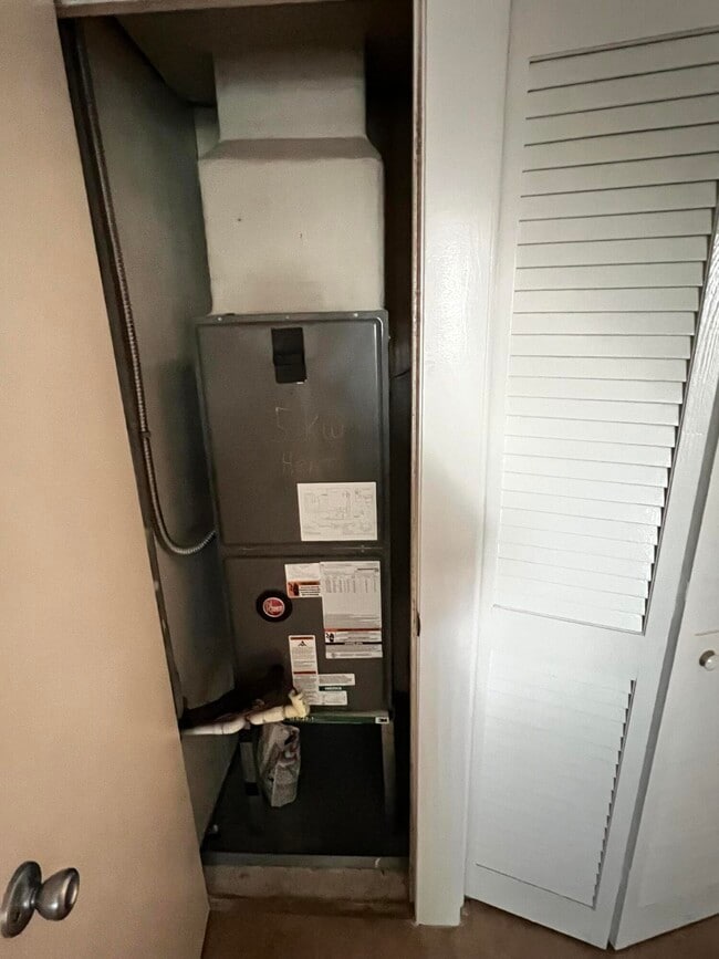 Building Photo - 133 Salisbury E