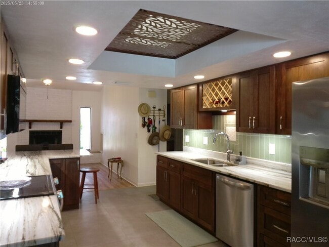 Building Photo - 96 Sycamore Cir