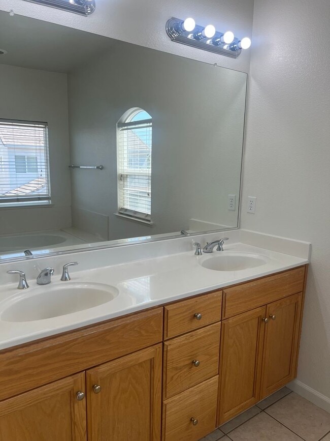 Building Photo - SUMMER MOVE IN SPECIAL...1/2 OFF ONE MONTH...